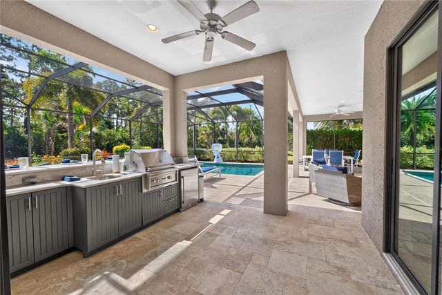 8276 LARKSPUR CIRCLE, Sarasota, FL 34241