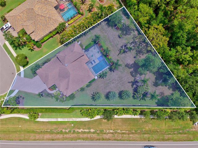 8276 LARKSPUR CIRCLE, Sarasota, FL 34241