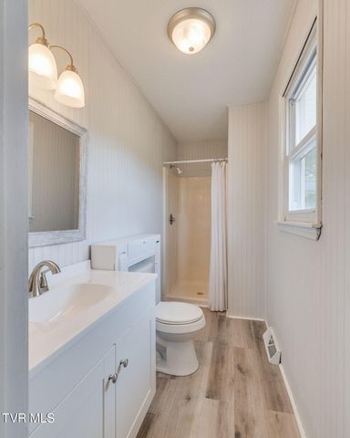 421 Mount Area Drive, Bristol, TN 37620