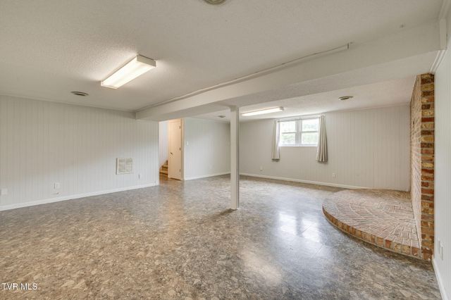 421 Mount Area Drive, Bristol, TN 37620