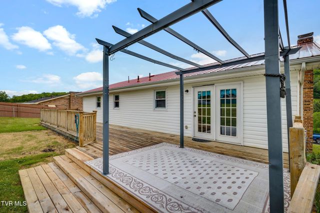 421 Mount Area Drive, Bristol, TN 37620