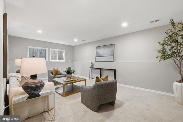 2240 SANIBEL DR, Reston, VA 20191