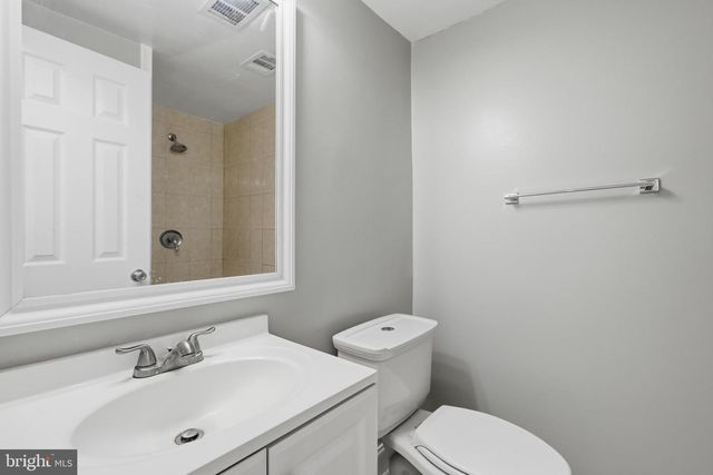 2240 SANIBEL DR, Reston, VA 20191