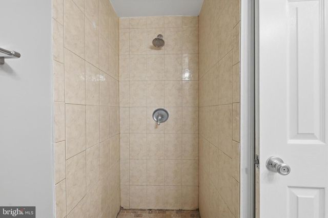 2240 SANIBEL DR, Reston, VA 20191