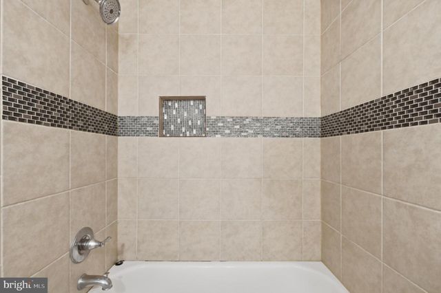 2240 SANIBEL DR, Reston, VA 20191