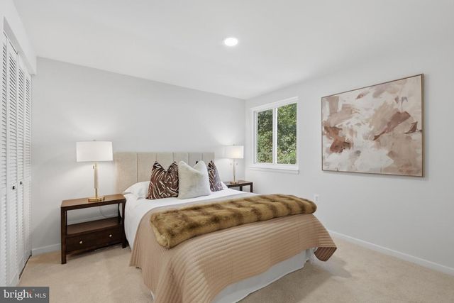2240 SANIBEL DR, Reston, VA 20191
