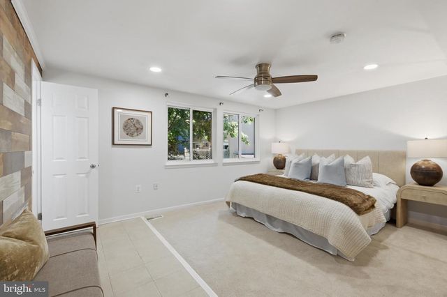 2240 SANIBEL DR, Reston, VA 20191
