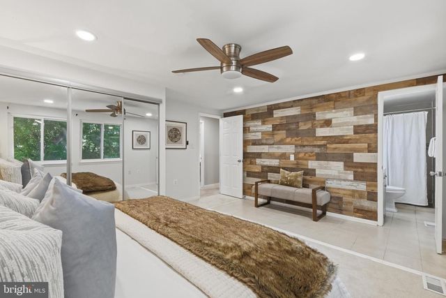 2240 SANIBEL DR, Reston, VA 20191