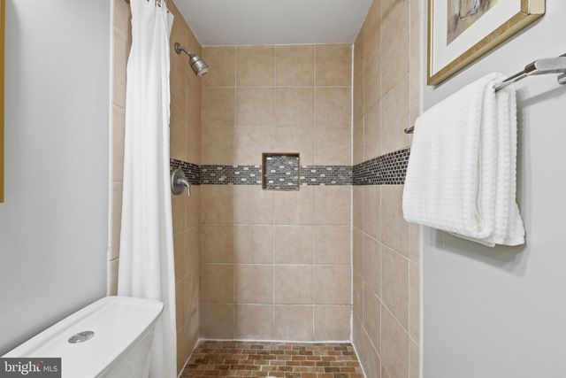 2240 SANIBEL DR, Reston, VA 20191