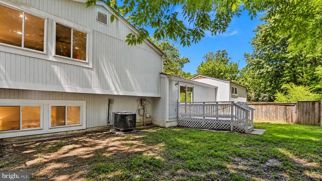 2240 SANIBEL DR, Reston, VA 20191