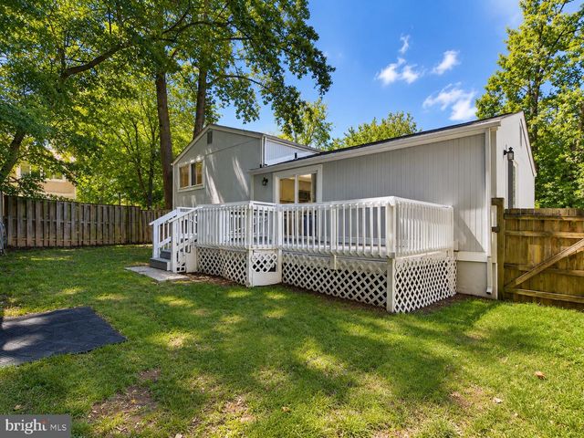 2240 SANIBEL DR, Reston, VA 20191