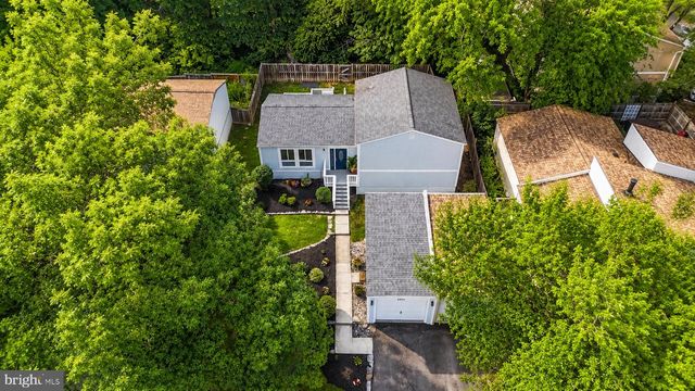 2240 SANIBEL DR, Reston, VA 20191