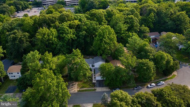 2240 SANIBEL DR, Reston, VA 20191