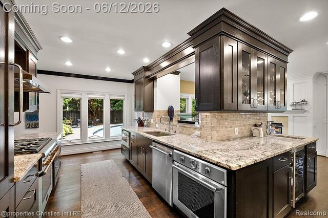 352 S Glenhurst Drive, Birmingham, MI 48009