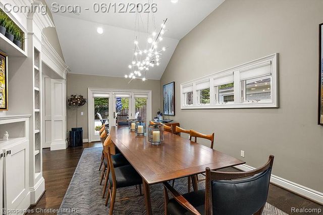 352 S Glenhurst Drive, Birmingham, MI 48009