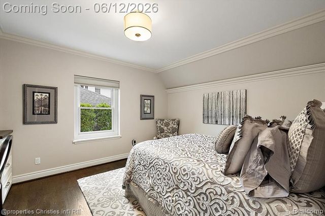 352 S Glenhurst Drive, Birmingham, MI 48009