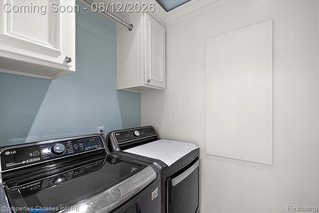 352 S Glenhurst Drive, Birmingham, MI 48009