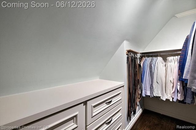 352 S Glenhurst Drive, Birmingham, MI 48009