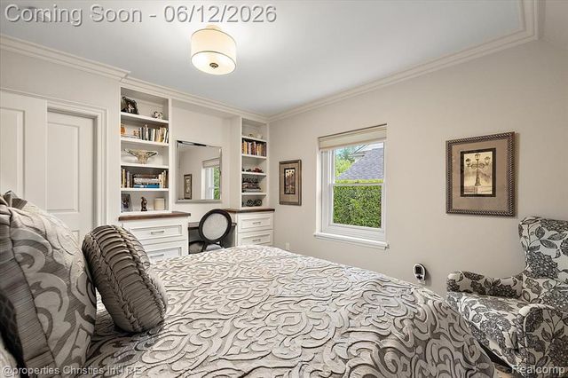 352 S Glenhurst Drive, Birmingham, MI 48009