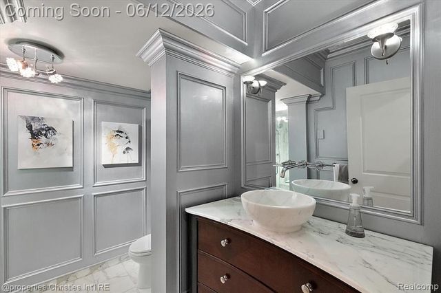 352 S Glenhurst Drive, Birmingham, MI 48009