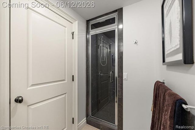 352 S Glenhurst Drive, Birmingham, MI 48009
