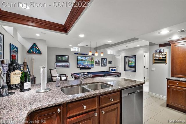 352 S Glenhurst Drive, Birmingham, MI 48009