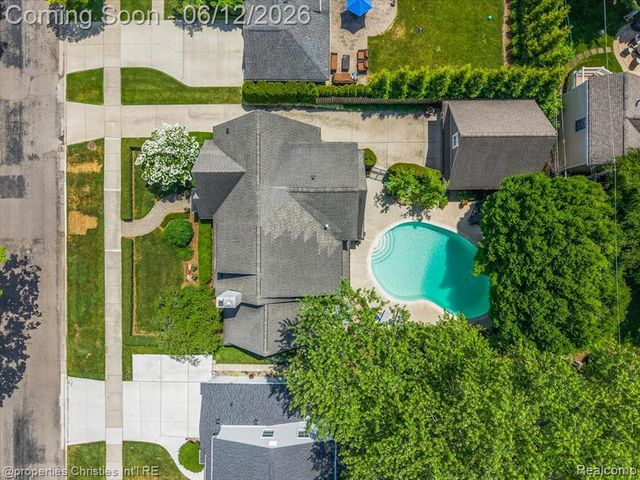 352 S Glenhurst Drive, Birmingham, MI 48009