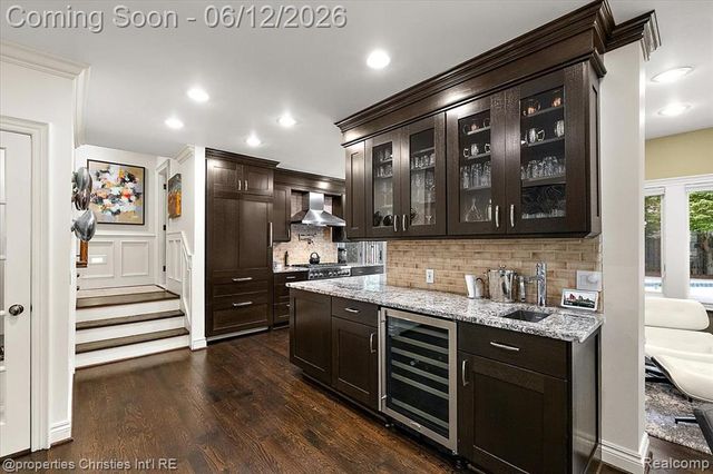 352 S Glenhurst Drive, Birmingham, MI 48009