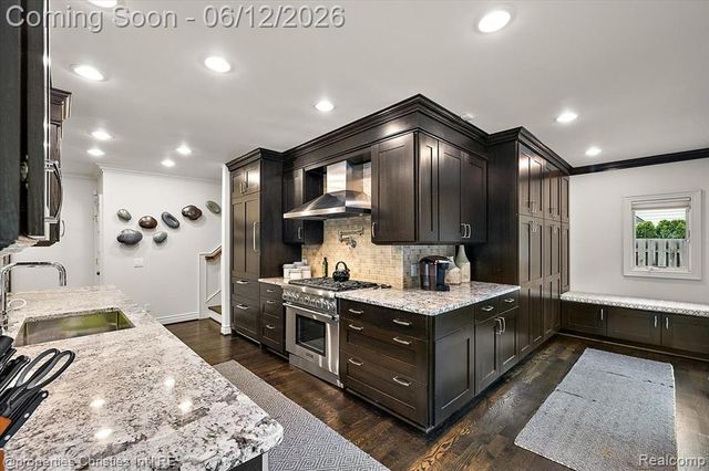 352 S Glenhurst Drive, Birmingham, MI 48009