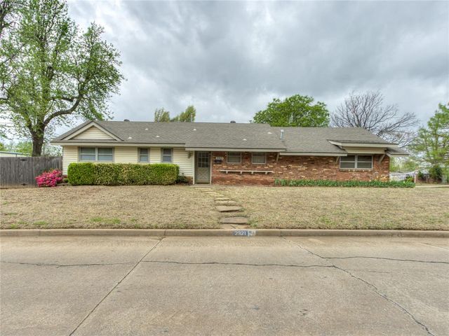 2921 N Woodcrest Drive, Midwest City, OK 73110