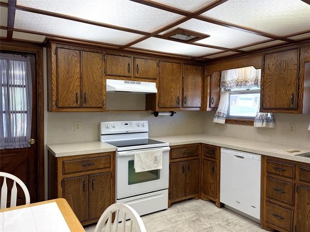 2921 N Woodcrest Drive, Midwest City, OK 73110