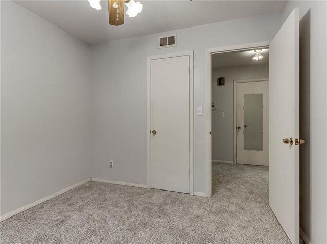 2921 N Woodcrest Drive, Midwest City, OK 73110