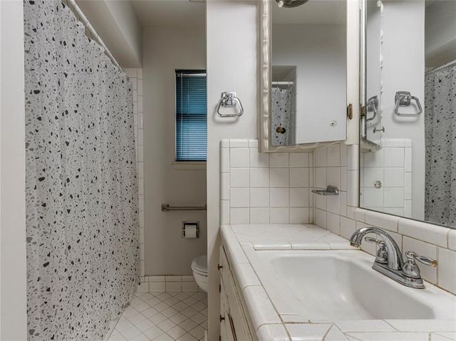 2921 N Woodcrest Drive, Midwest City, OK 73110