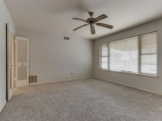 2921 N Woodcrest Drive, Midwest City, OK 73110