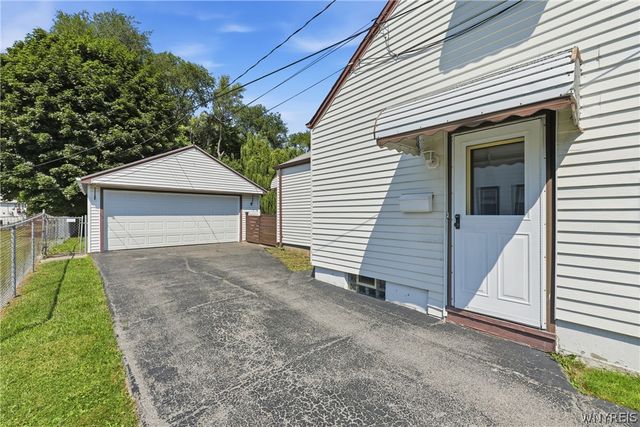 72 Grand Boulevard, Cheektowaga, NY 14225