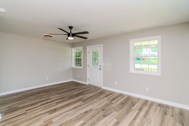 321 E Woodford Street, Lawrenceburg, KY 40342
