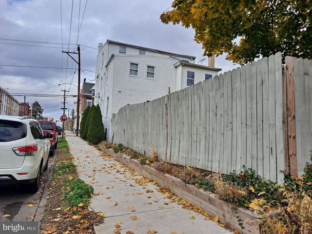 1100 GREEN ST, Norristown, PA 19401