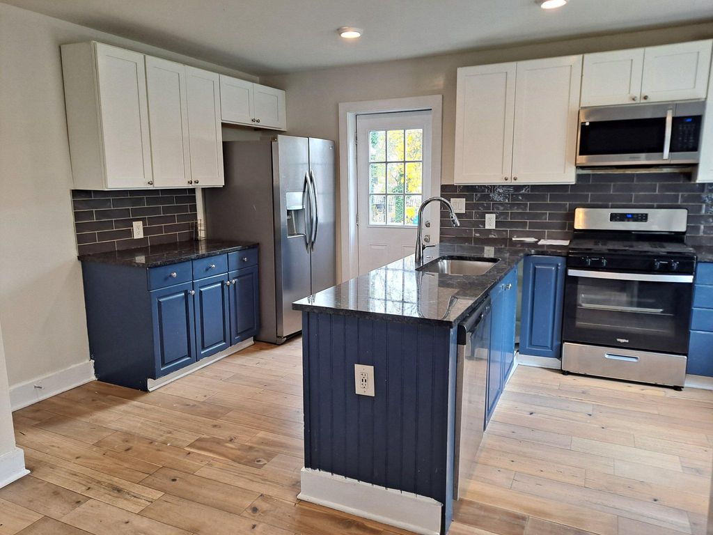 1100 GREEN ST, Norristown, PA 19401