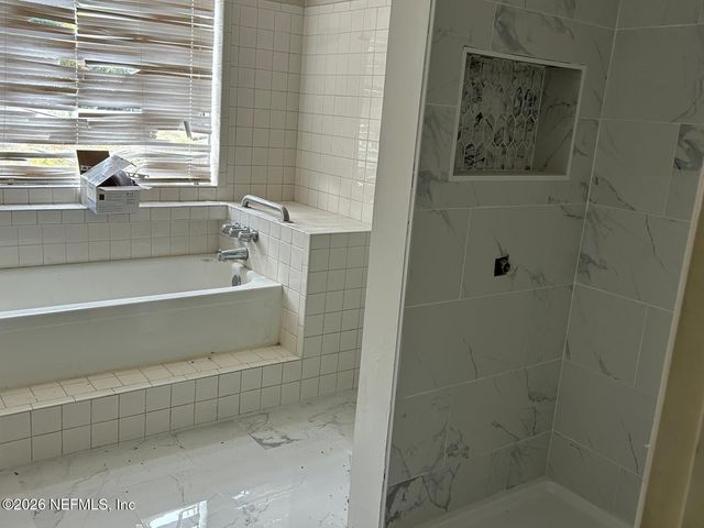 9959 LEM TURNER Road, Jacksonville, FL 32208