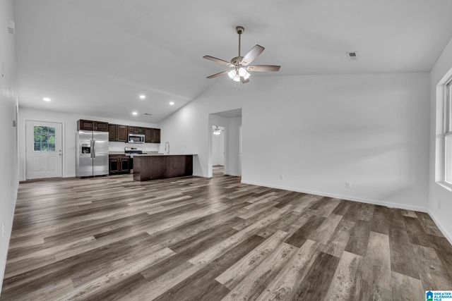 900 COUNTY ROAD 1459, Vinemont, AL 35179