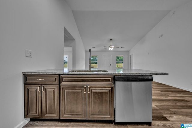 900 COUNTY ROAD 1459, Vinemont, AL 35179