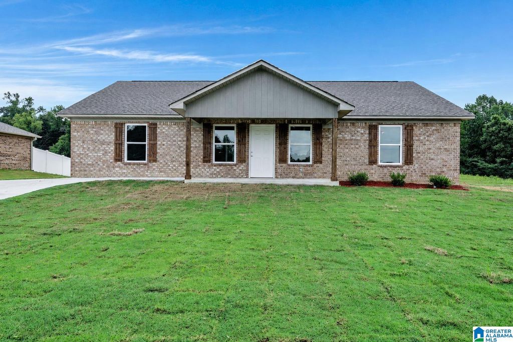 900 COUNTY ROAD 1459, Vinemont, AL 35179
