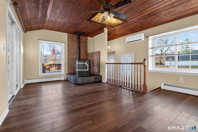 32 Garvan Street, Newington, CT 06111