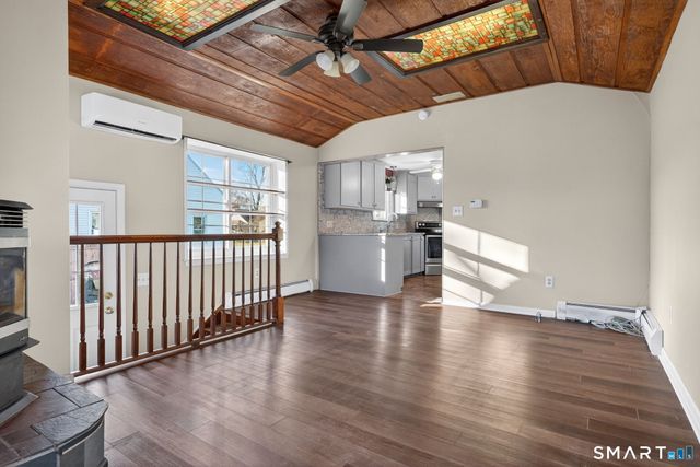 32 Garvan Street, Newington, CT 06111