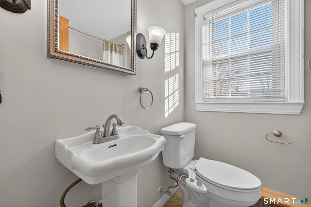 32 Garvan Street, Newington, CT 06111