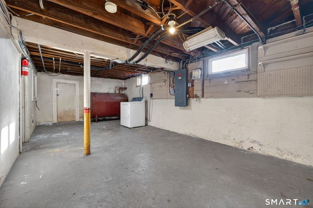 32 Garvan Street, Newington, CT 06111