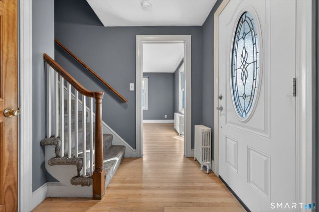 32 Garvan Street, Newington, CT 06111