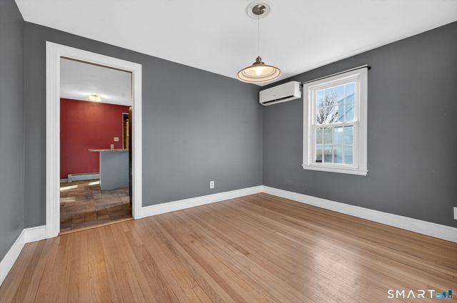 32 Garvan Street, Newington, CT 06111