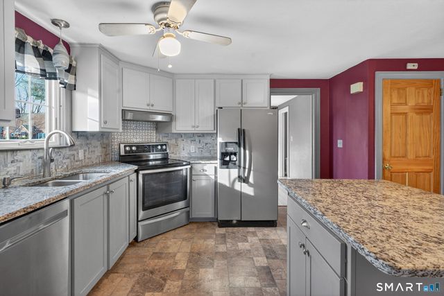 32 Garvan Street, Newington, CT 06111