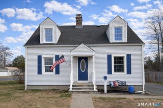 32 Garvan Street, Newington, CT 06111